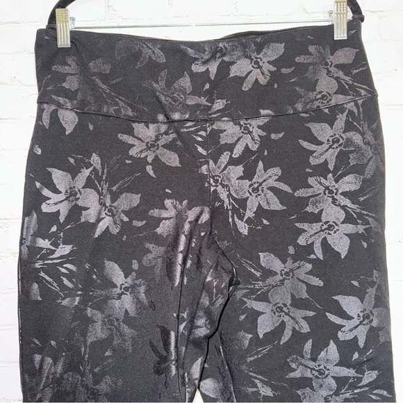 SOFT SURROUNDINGS Embossed Leggings, Size Large - Picture 4 of 10